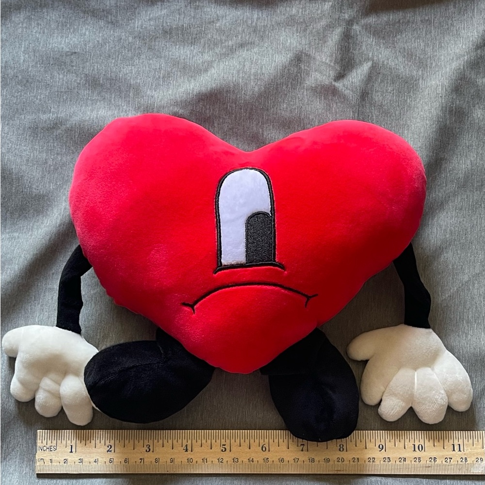 Un Verano Sin Ti Heart Plush Toy, signed Bad Bunny Cute Music Concert Gift